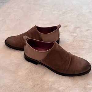 Bueno brand women’s leather loafer slip-ons!